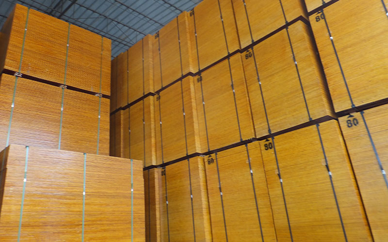 南通建工采購2萬(wàn)塊14.5mm厚松木模板